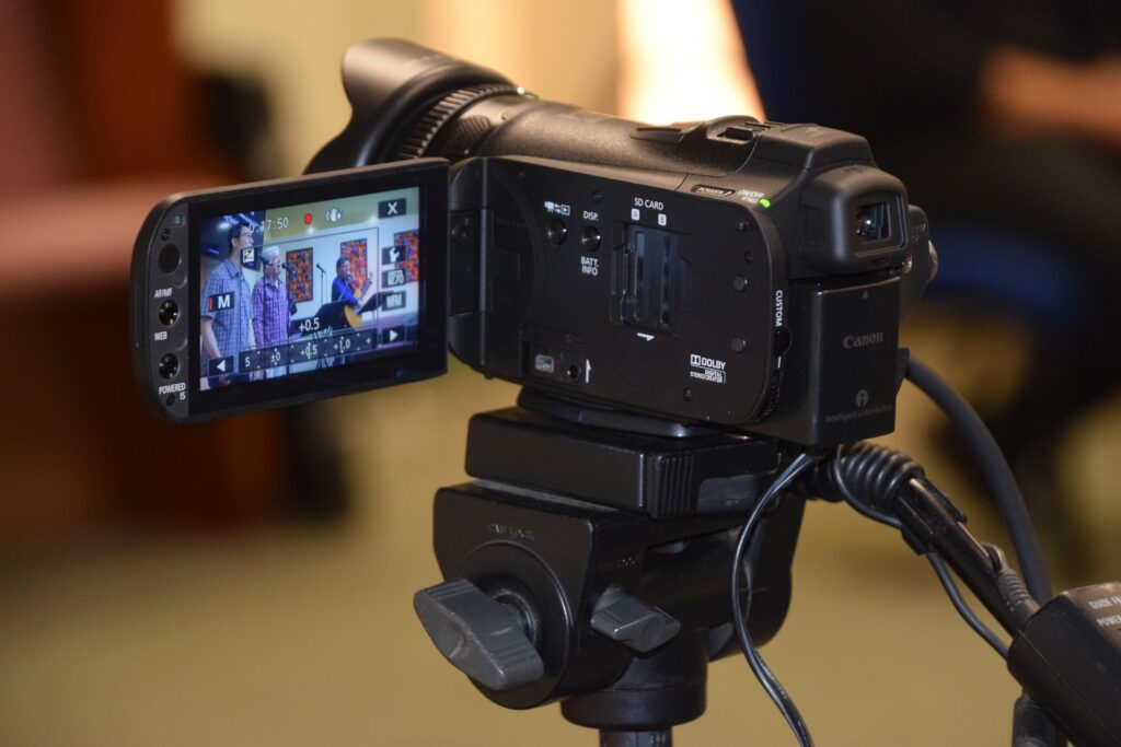 El Servicio de Edición de Video Puede Incluir la Grabación del Material