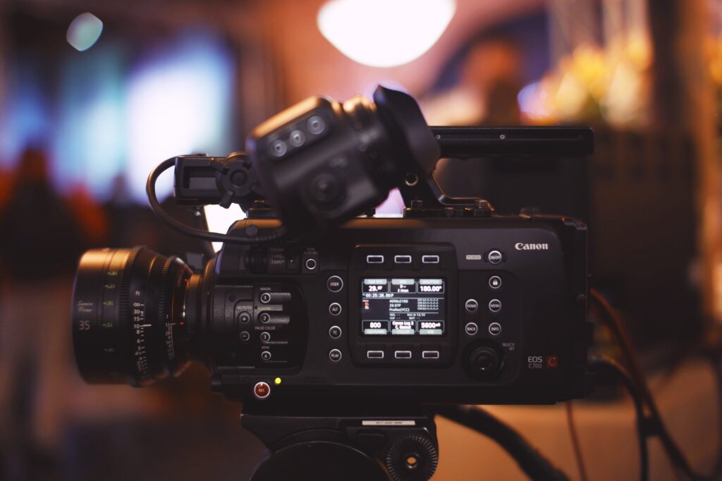 La Producción de Video Corporativo y la Importancia de la Elección de Equipos de Alta Calidad