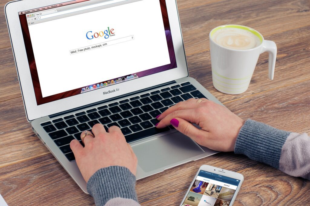 Los Videos Corporativos aumentan la visibilidad y tráfico web.